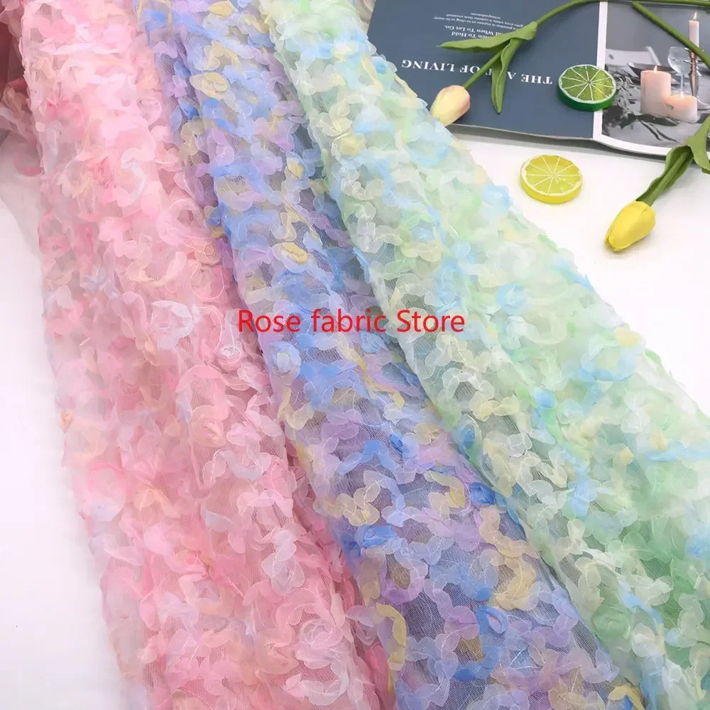Embroidery Rose - ผ้าชีฟองไล่เฉดสี แต่งด้วยลูกไม้โครเชต์ลายดอกกุหลาบ ผ้าชีฟองสีรุ้ง ปักลายดอกไม้ ผ้าทูล สำหรับชุดแต่งงาน