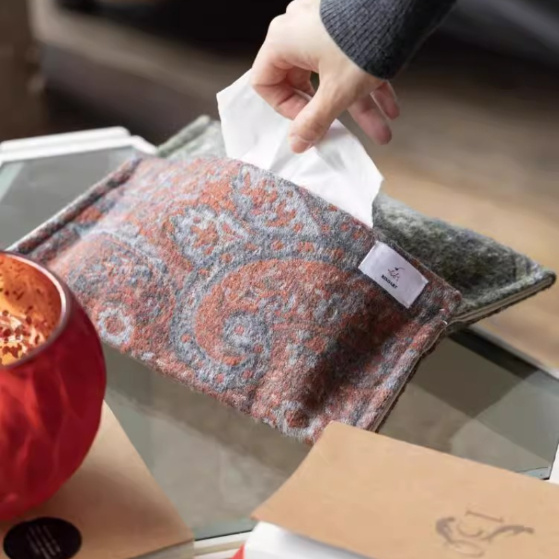 Embroidery In Indonesia - กล่องกระดาษทิชชูปักลายสองสีนำเข้าจากอินโดนีเซีย ลายเพสลีย์