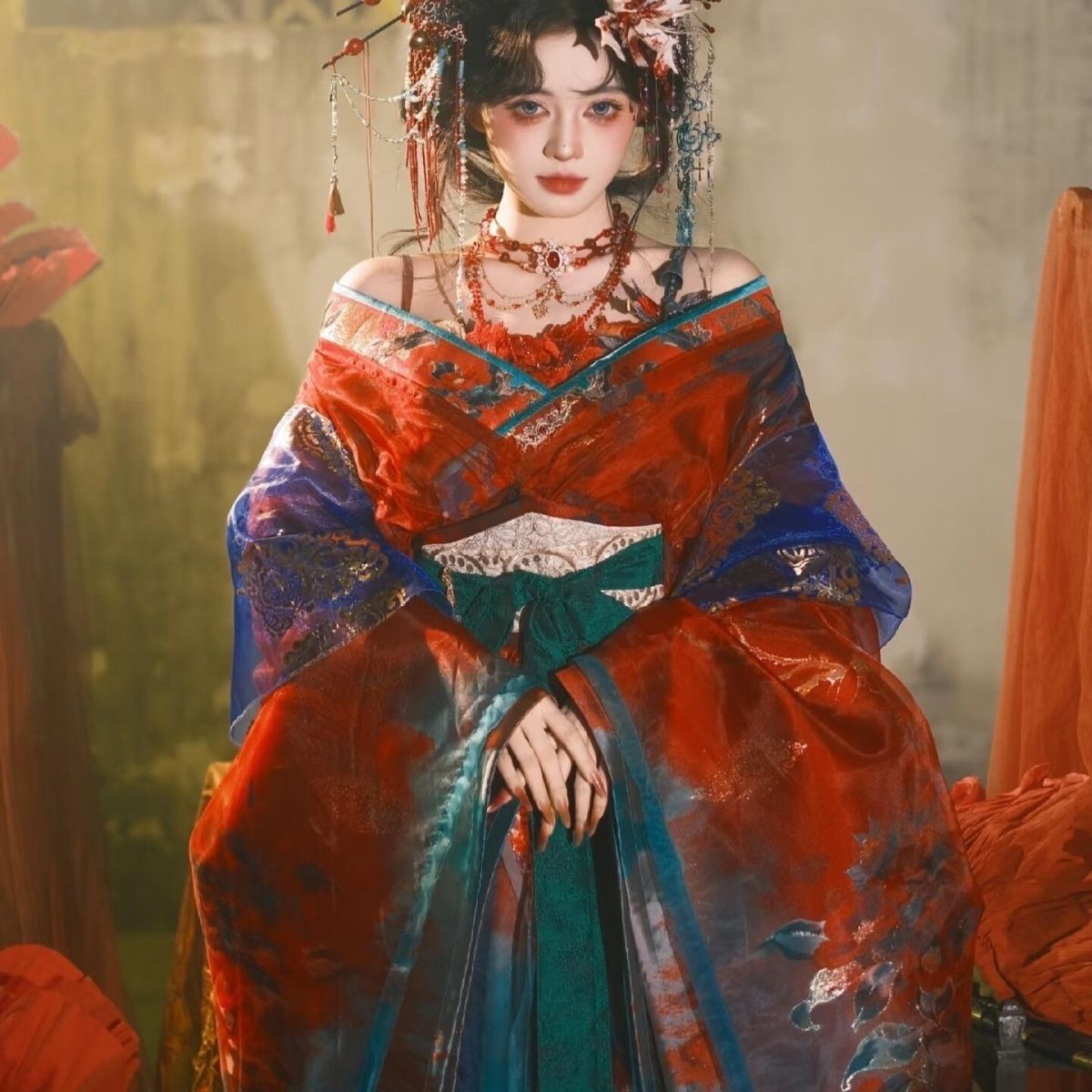 Embroidery Uniform - ชุดฮั่นฝูปักลายสีดำ-น้ำเงินสำหรับผู้หญิง รุ่นปรับปรุงใหม่ ชุดประจำชาติสำหรับงานคาร์นิวัล การแสดงบนเวที ชุดฮั่นแบบพิเศษสำหรับผู้หญิง
