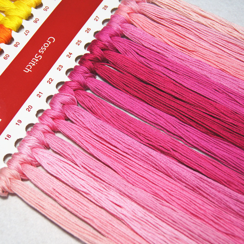 ชุดปักครอสติชลายจูบอ่อนโยน แบบ - Embroidery Job บทวิจารณ์และราคา