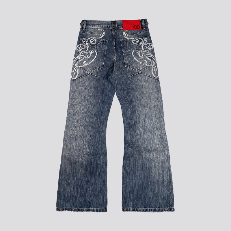 กางเกงยีนส์ทรงบูทคัทสีน้ำเงิน  - Embroidery On Jeans บทวิจารณ์และราคา