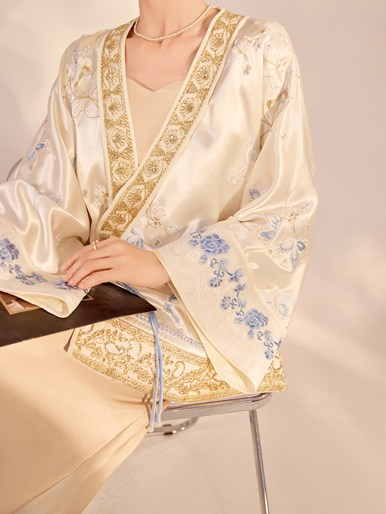 เสื้อแจ็คเก็ตผู้หญิงทรงหลวมหรู - Embroidery Knit บทวิจารณ์และราคา