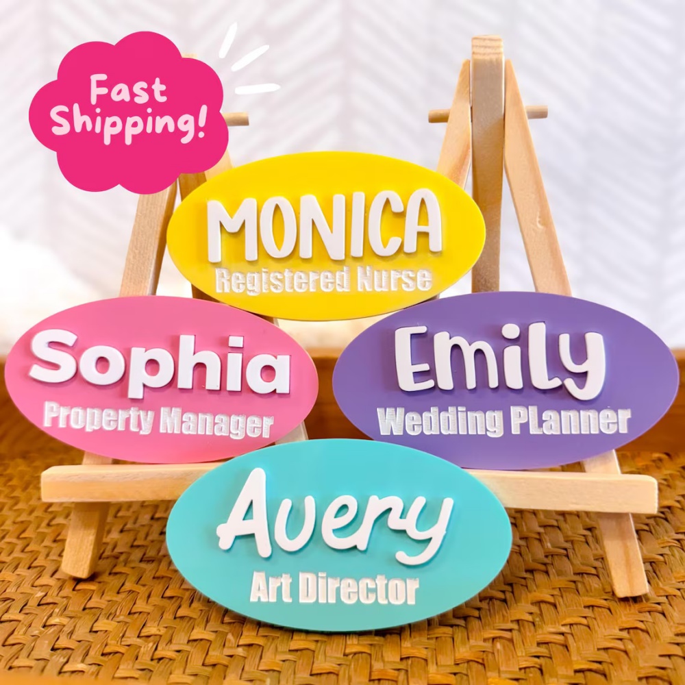 เข็มกลัดชื่อสั่งทำ ตัวเลือกสีแ - Embroidery Name บทวิจารณ์และราคา