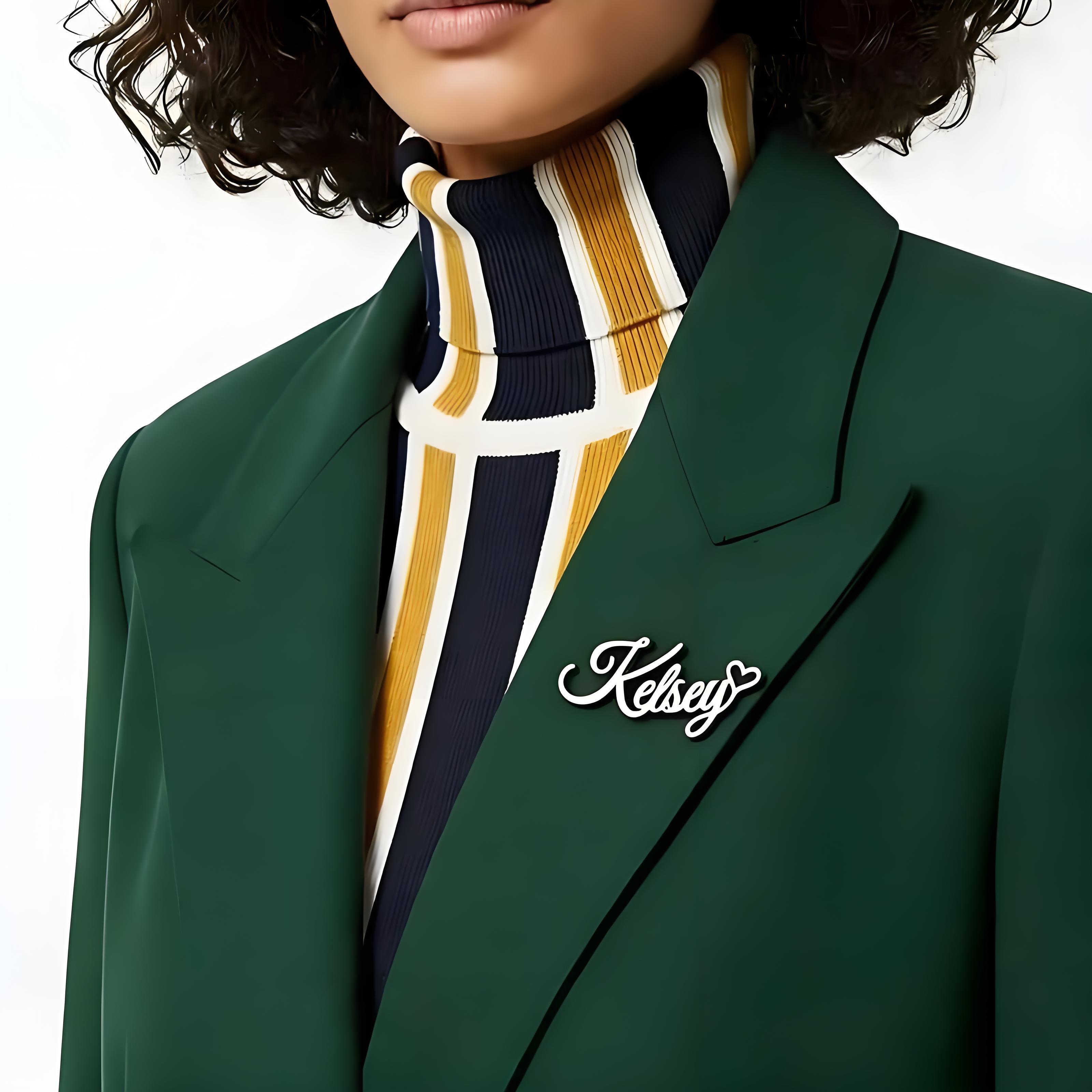 เข็มกลัดติดเสื้อแบบเขียนลายมือ - Embroidery Name บทวิจารณ์และราคา