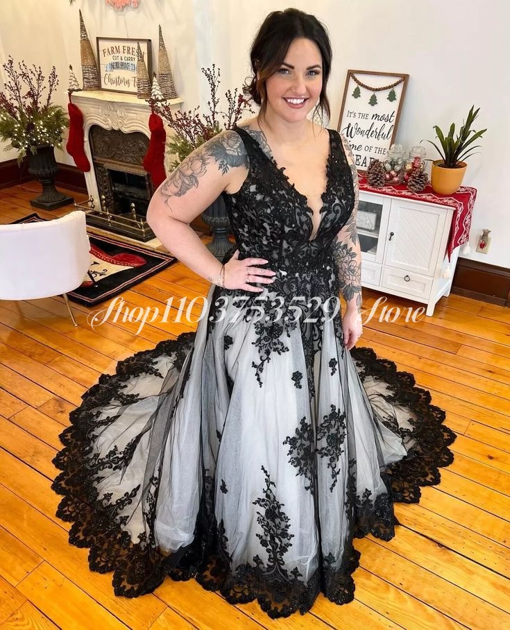 Gothic V คอชุดแต่งงานสีดําสีขา - Embroidery White Dress บทวิจารณ์และราคา