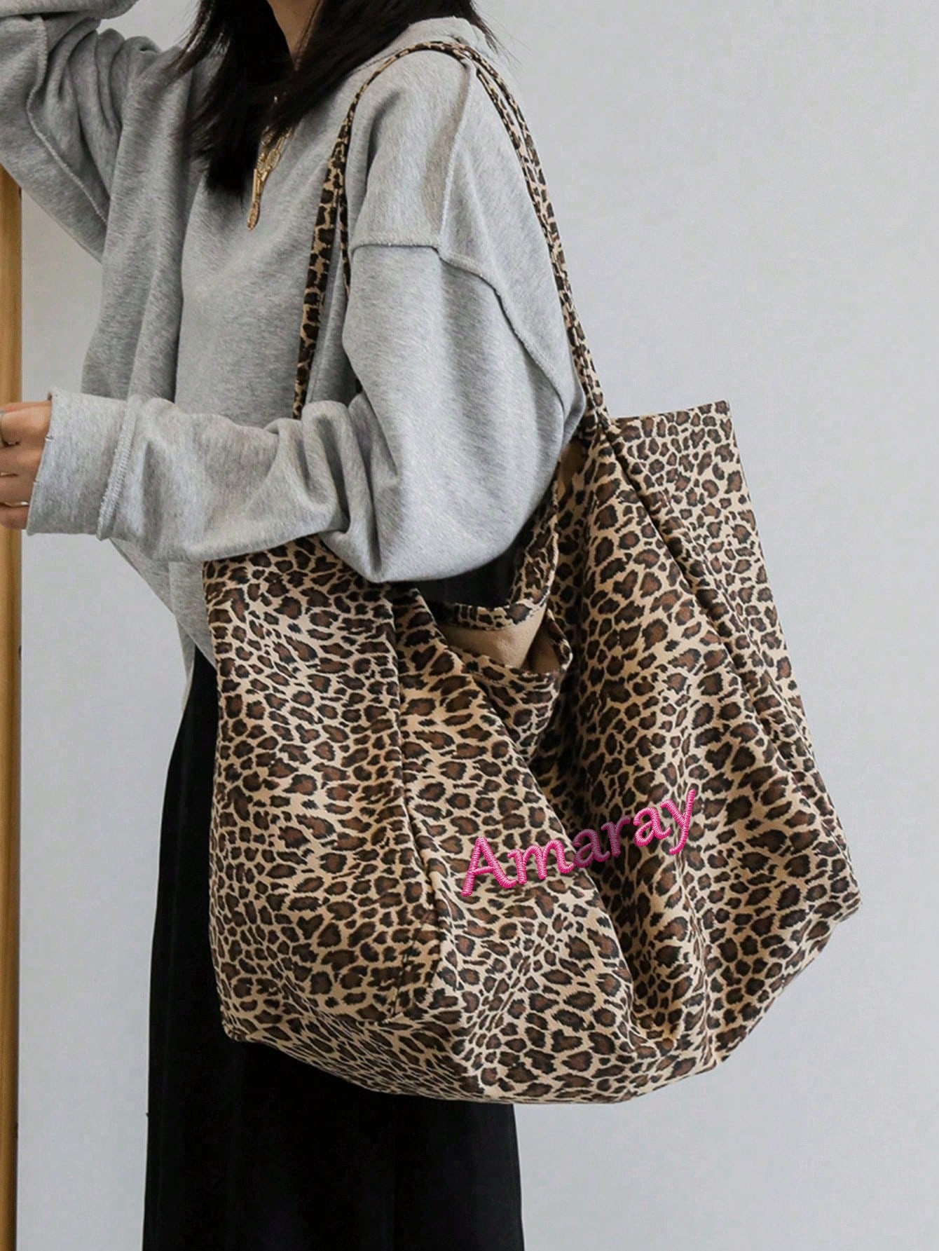 กระเป๋าโท้ทลายเสือดาวแบบกำหนดเ - Embroidery Name บทวิจารณ์และราคา
