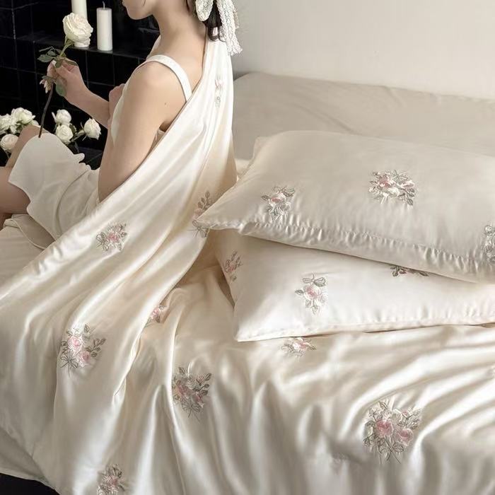 หรูหราสไตล์ฝรั่งเศส Lyocell เส - Embroidery Quilt Cover บทวิจารณ์และราคา